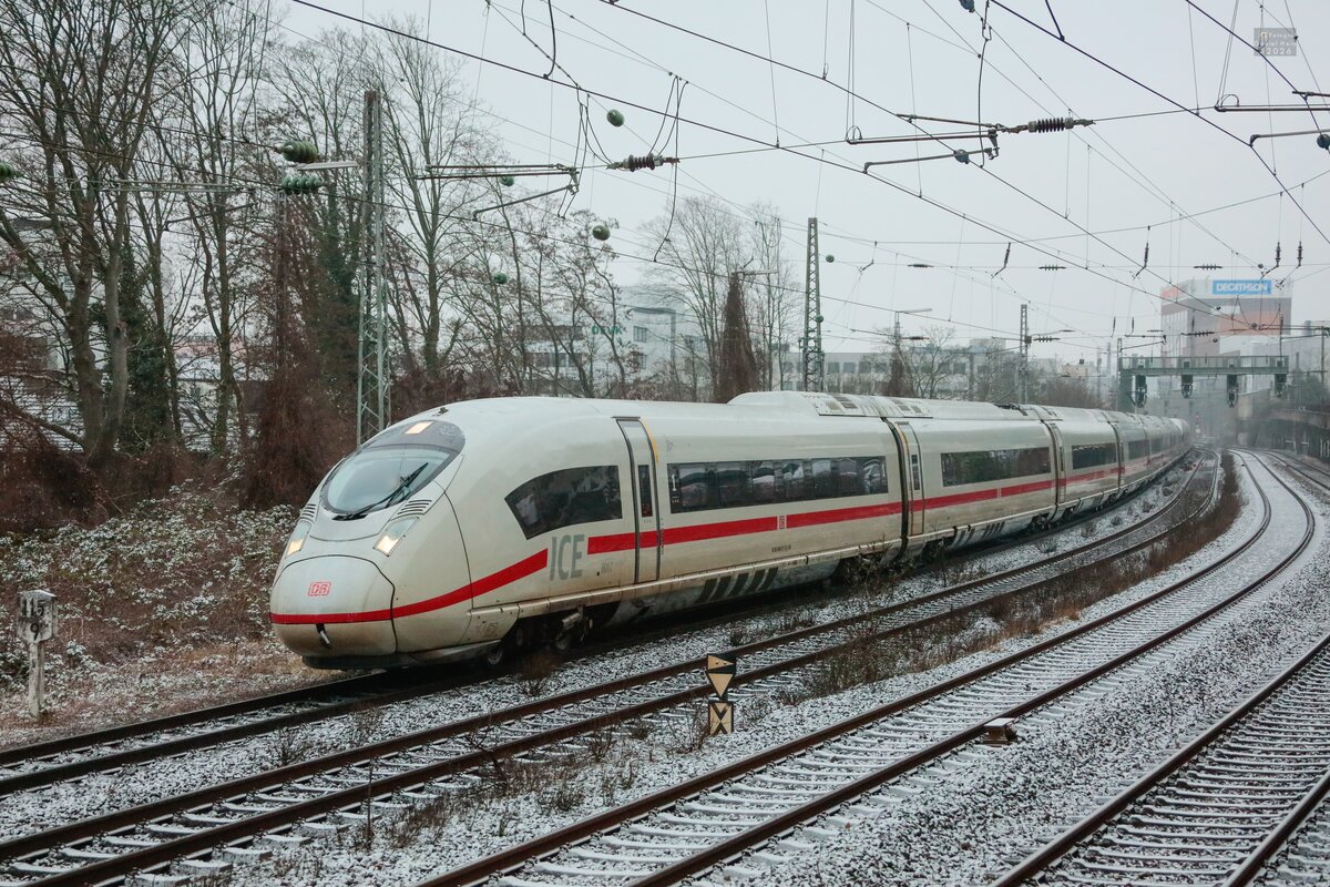 DB ICE3 Neo 408 017 in Wuppertal, Januar 2026.