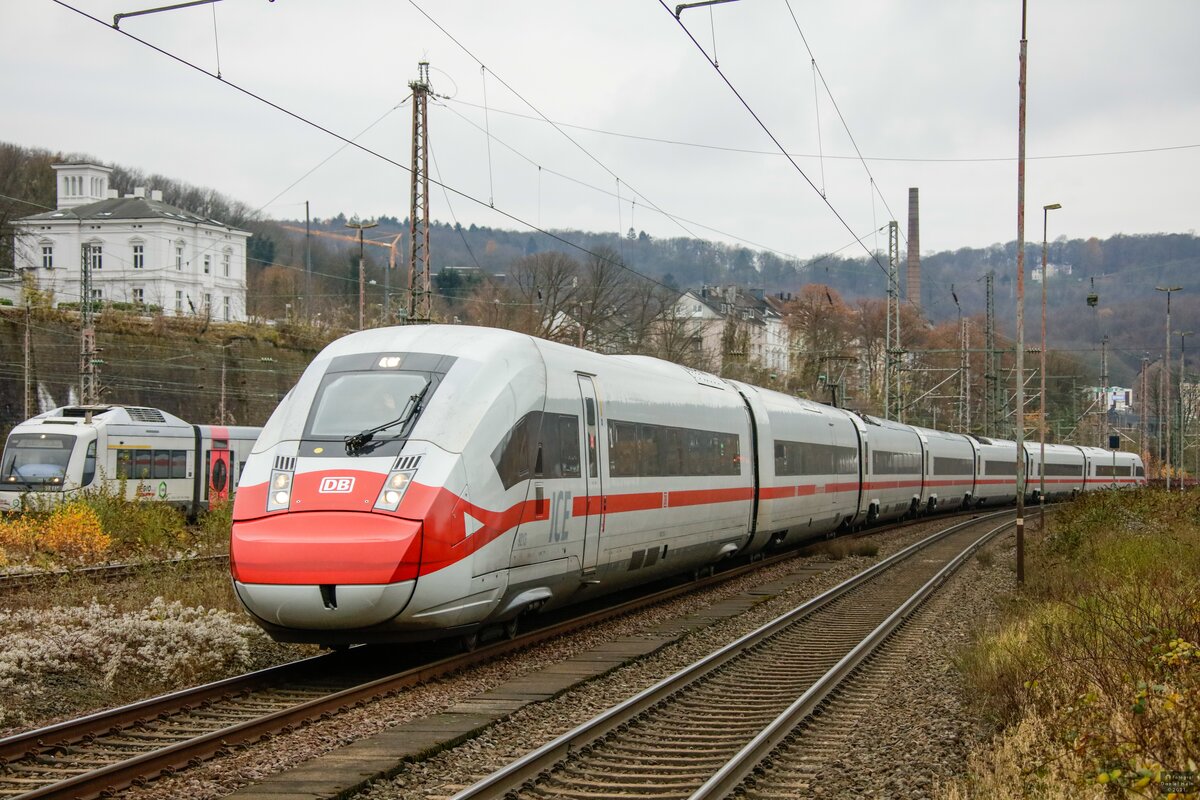 DB ICE4  Masken-ICE  412 213 als ICE557 in Wuppertal, November 2021.
