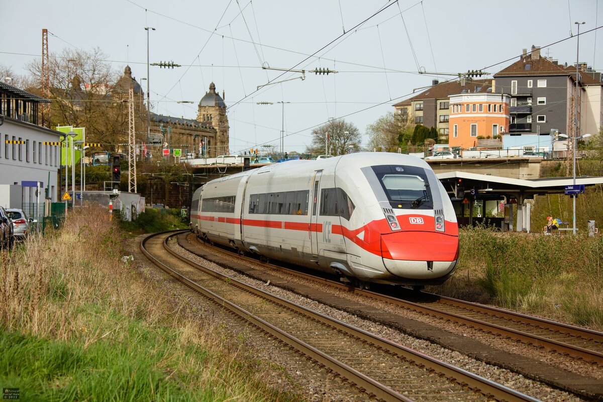 DB ICE4  Masken-ICE  412 213 DB in Wuppertal, April 2022.