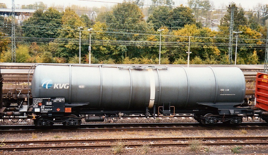 DB KVG Kesselwagen in Wiesbaden-Ost, Oktober 2003 - Nr 784 8 642, Stofftafel 33/1203 