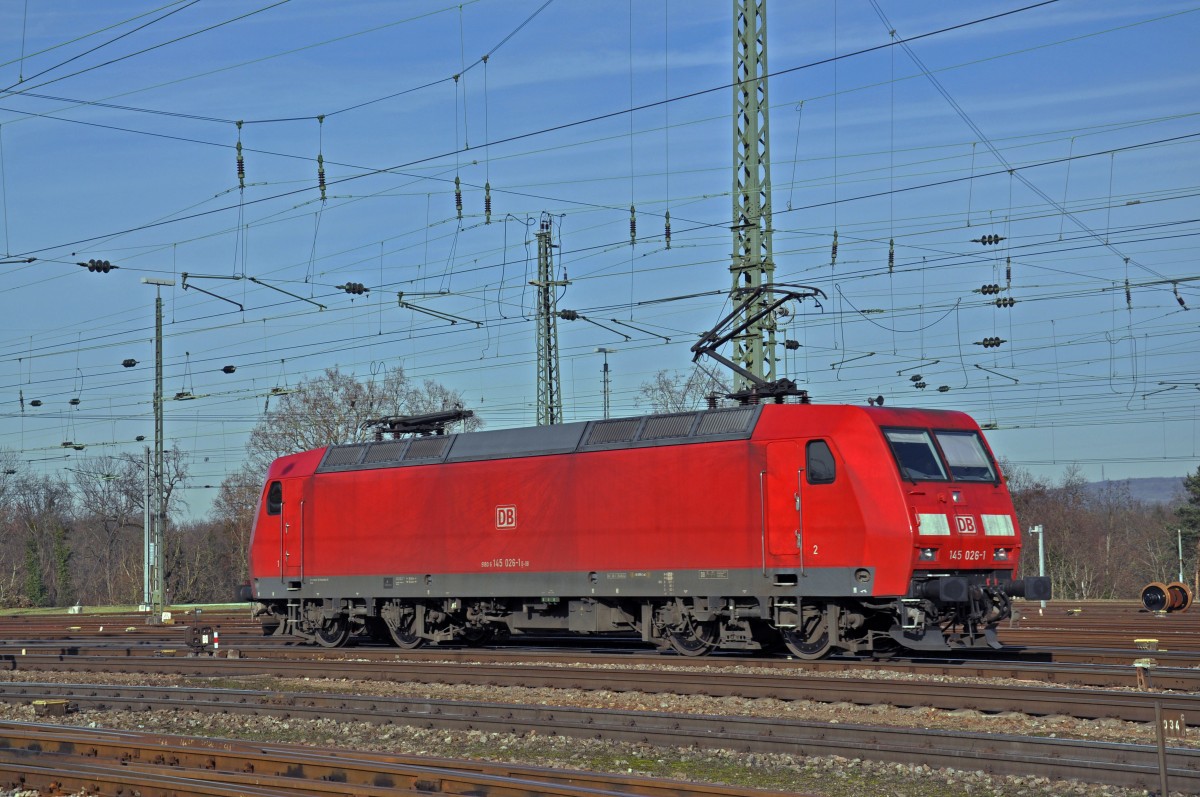 DB Lok 145 026-1 durchfährt den Badischen Bahnhof. Die Aufnahme stammt vom 06.01.2015.