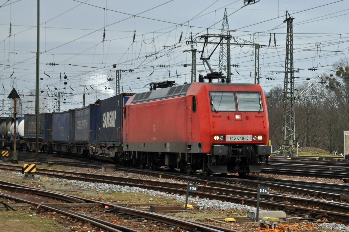 DB Lok 145 048-5 am Badischen Bahnhof in Basel. Die Aufnahme stammt vom 11.01.2014