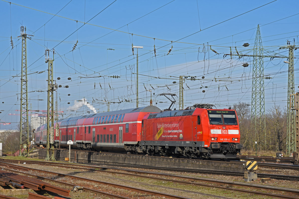 DB Lok 146 109-4 fährt beim badischen Bahnhof ein. Die Aufnahme stammt vom 02.01.2020.