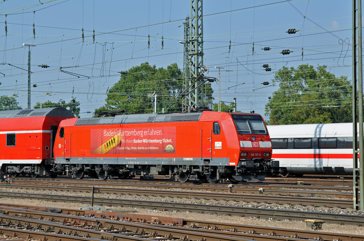 DB Lok 146 113-6, fährt beim Badischen Bahnhof ein. Die Aufnahme stammt vom 14.09.2016.