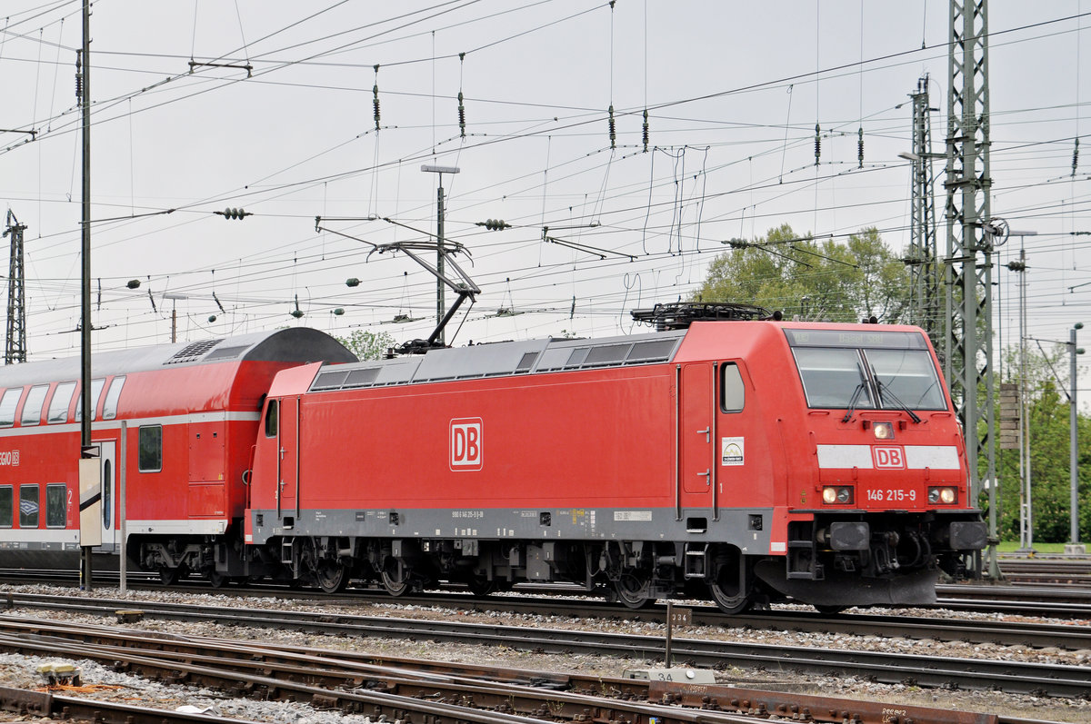 DB Lok 146 215-9,fährt beim Badischen Bahnhof ein. Die Aufnahme stammt vom 11.05.2017.