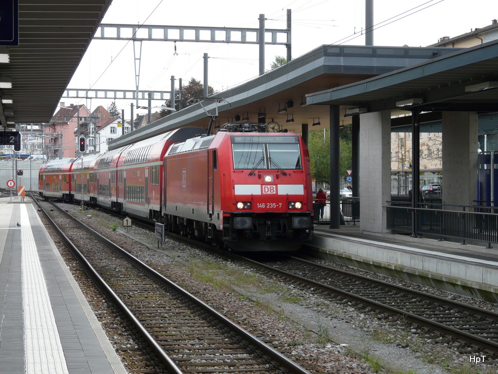 DB - Lok 146 235-7 mit RE aus Karlsruhe bei der einfahrt im SBB Bahnhof Kreuzlingen am 15.10.2013