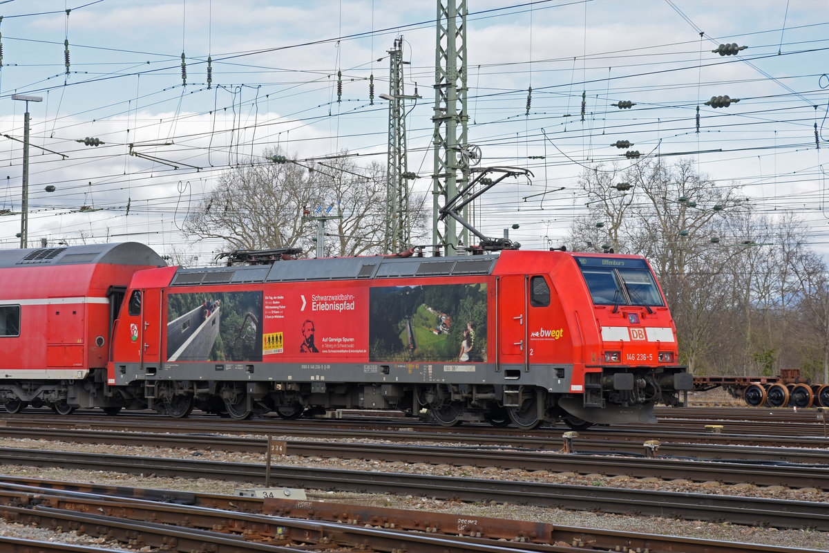 DB Lok 146 236-5 verlässt den badischen Bahnhof. Die Aufnahme stammt vom 20.02.2020.