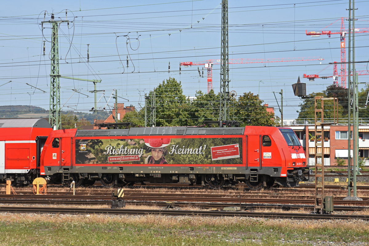 DB Lok 146 239-9 steht auf einem Abstellgleis beim badischen Bahnhof. Die Aufnahme stammt vom 29.09.2018.