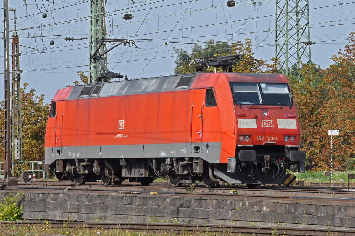 DB Lok 152 100-4 der DB durchfährt solo den badischen Bahnhof. Die Aufnahme stammt vom 22.09.2021.