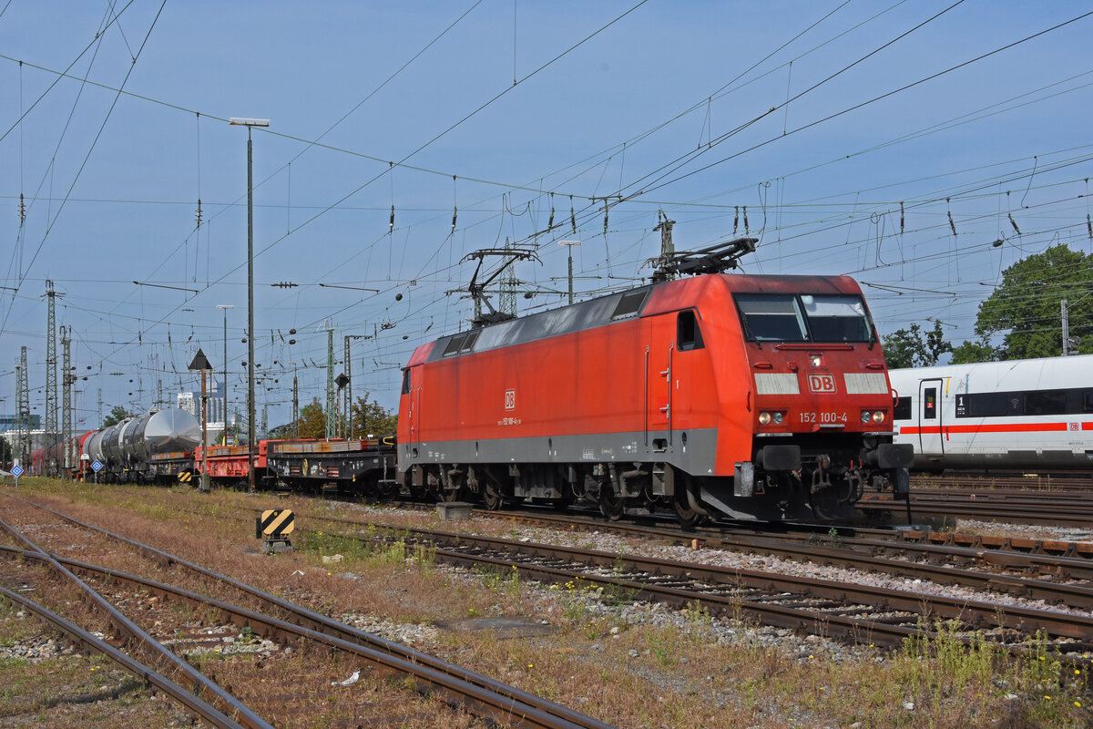 DB Lok 152 100-4 durchfährt den badischen Bahnhof. Die Aufnahme stammt vom 22.09.2021.