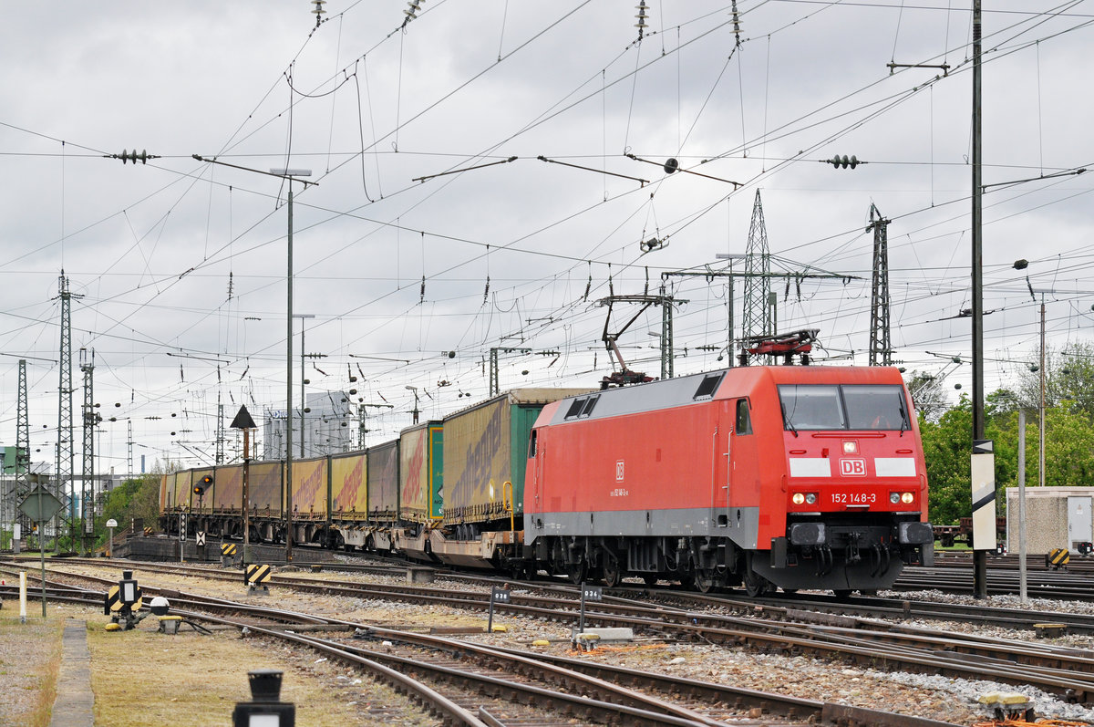 DB Lok 152 148-3 durchfährt den Badischen Bahnhof. Die Aufnahme stammt vom 07.05.2017.