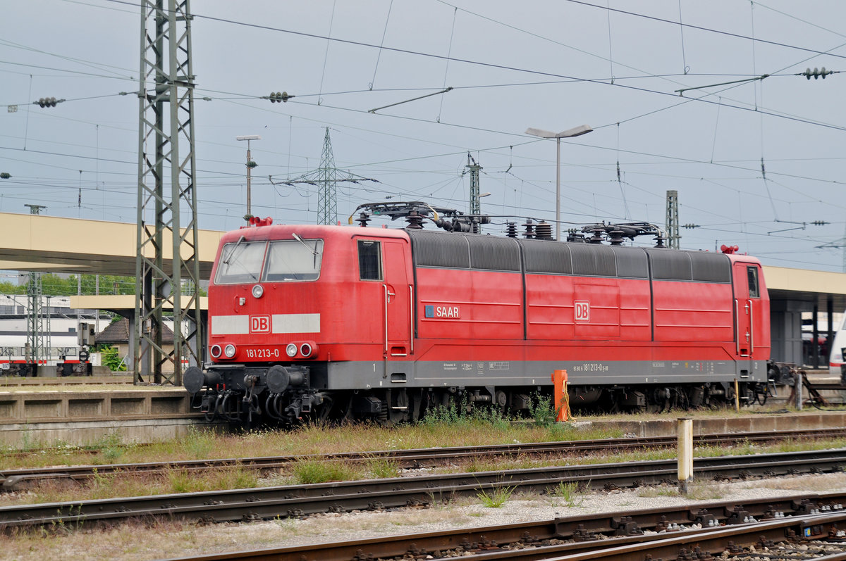 DB Lok 181 213-0 ist beim Badischen Bahnhof abgestellt. Die Aufnahme stammt vom 24.08.2017.