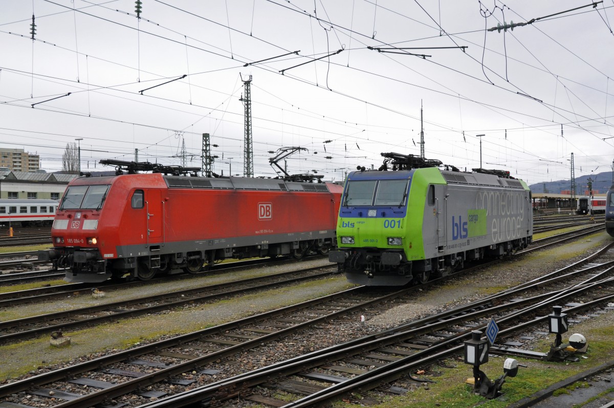 DB Lok 185 094-0 und die BLS 485 001-2 am 15.02.2014 am Badischen Bahnhof in Basel.
