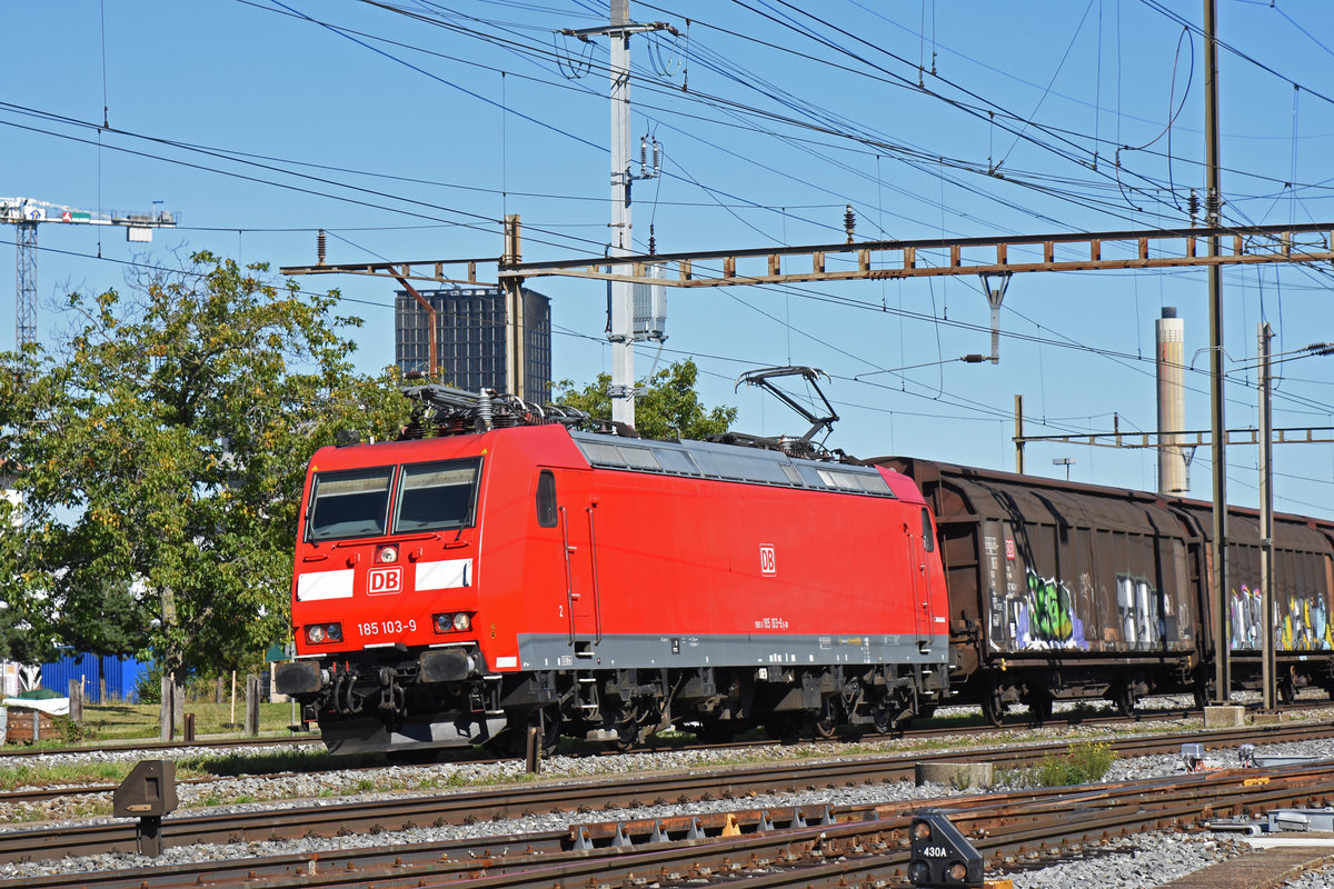 DB Lok 185 103-9 durchfährt den Bahnhof Pratteln. Die Aufnahme stammt vom 12.09.2019.