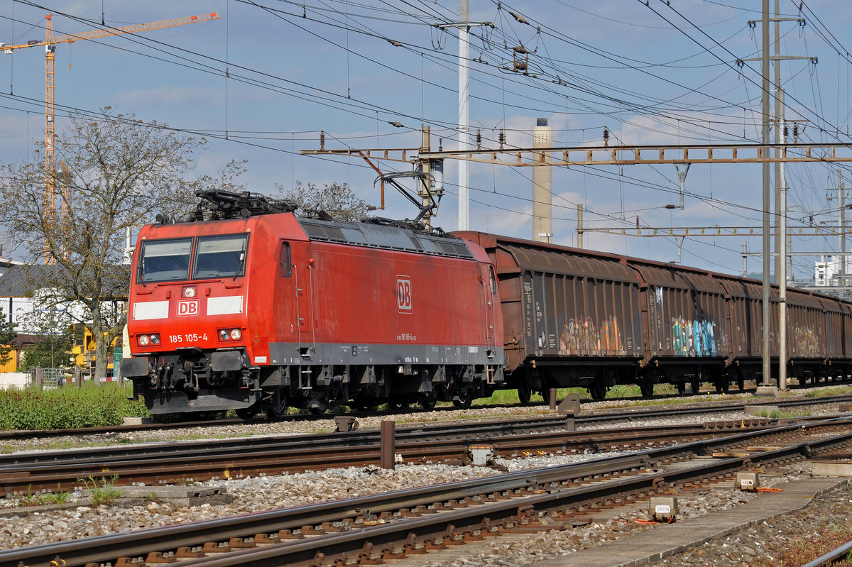 DB Lok 185 105-4 durchfährt den Bahnhof Pratteln. Die Aufnahme stammt vom 04.05.2016.