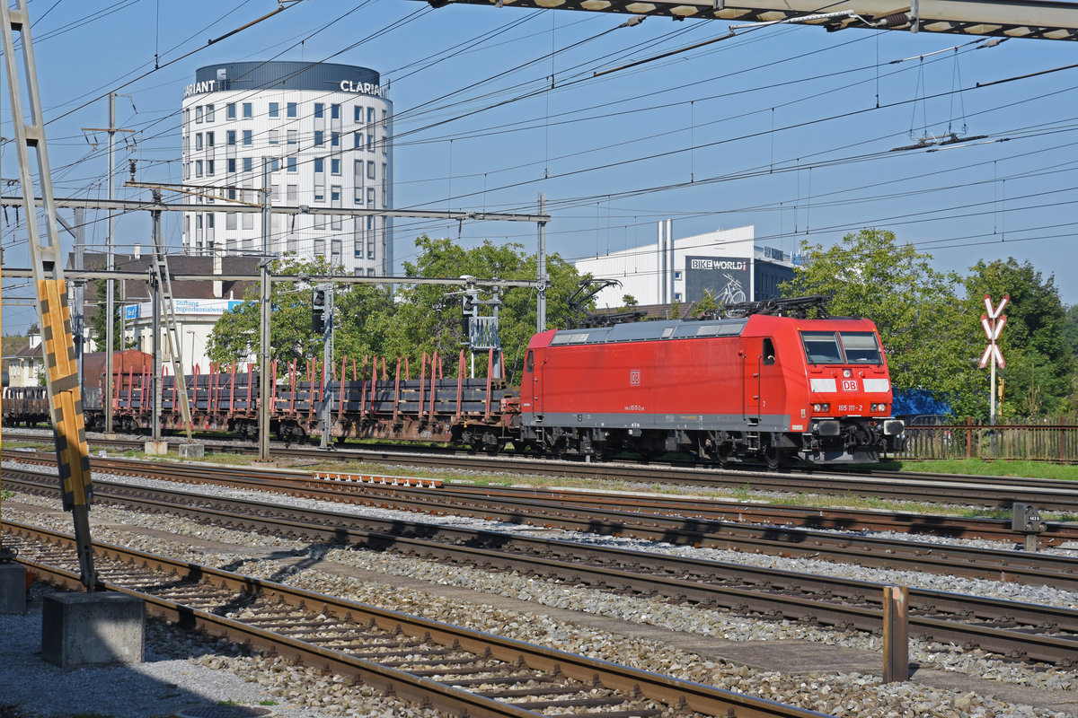DB Lok 185 111-2 durchfährt den Bahnhof Pratteln. Die Aufnahme stammt vom 11.09.2019.