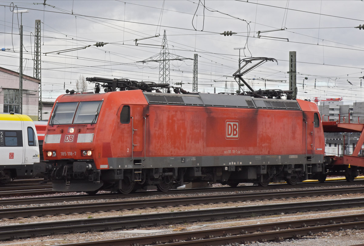 DB Lok 185 118-7 durchfährt solo den badischen Bahnhof. Die Aufnahme stammt vom 14.02.2020.