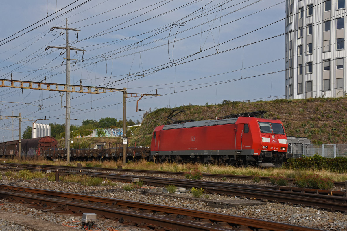 DB Lok 185 127-8 durchfährt den Bahnhof Pratteln. Die Aufnahme stammt vom 16.09.2020.