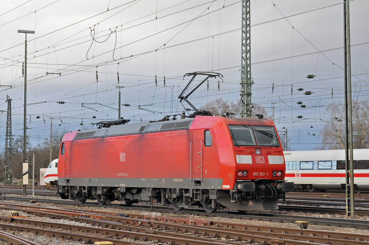 DB Lok 185 183-1 durchfährt den Badischen Bahnhof. Die Aufnahme stammt vom 18.01.2018.