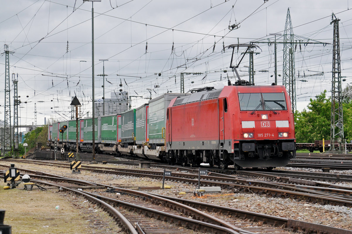 DB Lok 185 271-4 durchfährt den Badischen Bahnhof. Die Aufnahme stammt vom 07.05.2017. 