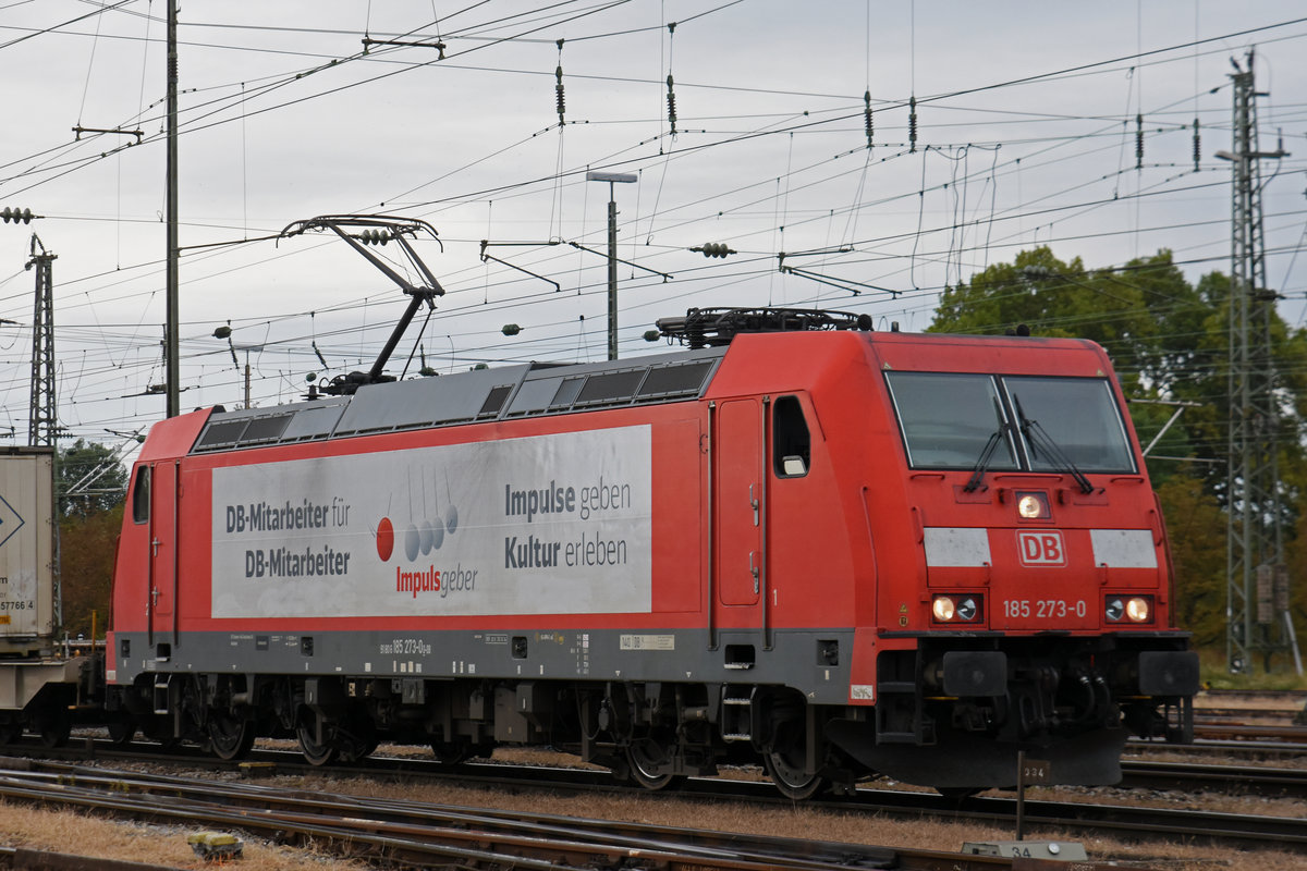 DB Lok 185 273-0 durchfährt den badischen Bahnhof. Die Aufnahme stammt vom 21.09.2018.