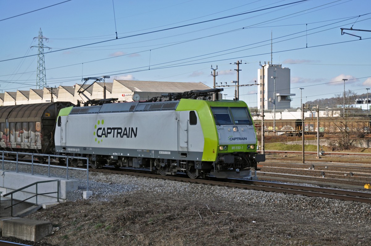 DB Lok 185 550-1 beim Güterbahnhof Muttenz. Die Aufnahme stammt vom 12.02.2014.