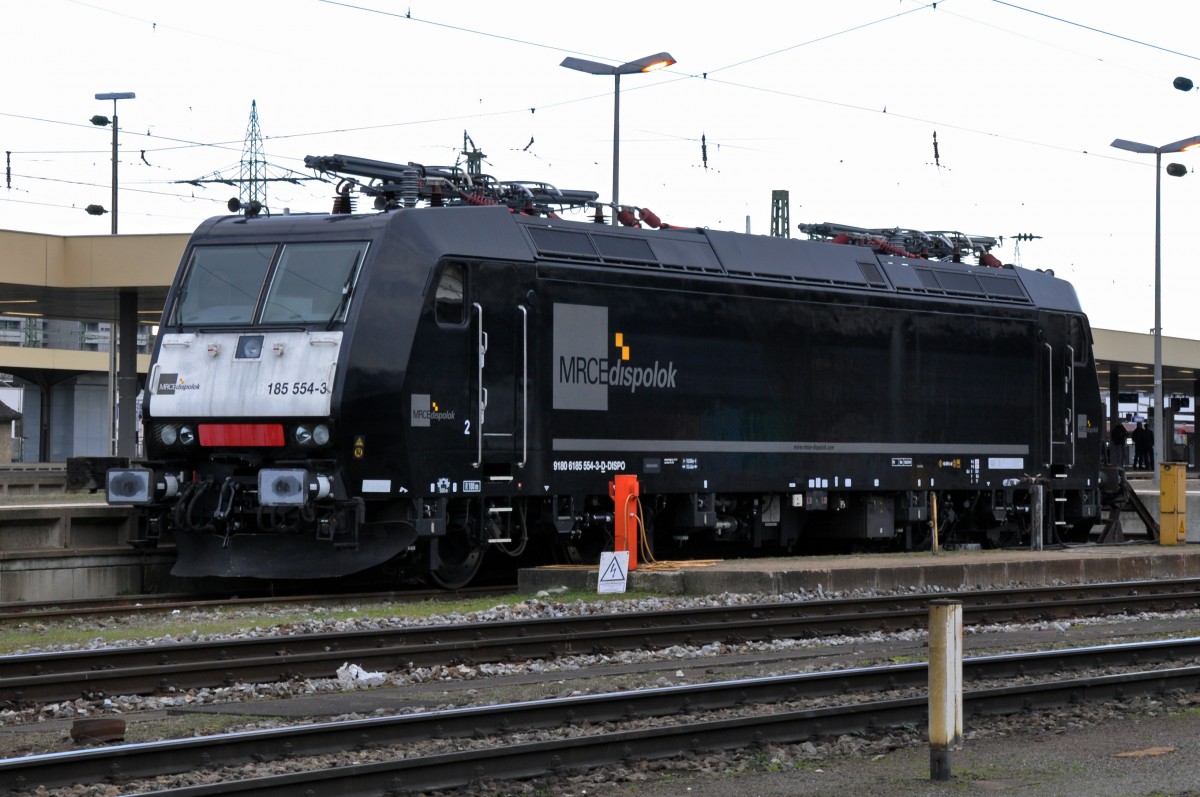 DB Lok 185 554-3 am Badischen Bahnhof in Basel. Die Aufnahme stammt vom 07.01.2014.