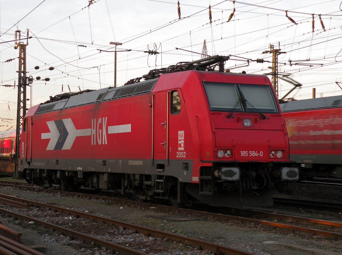 DB Lok 185 584 - 0 am Badischen Bahnhof in Basel. Die Aufnahme stammt vom 10.12.2013.