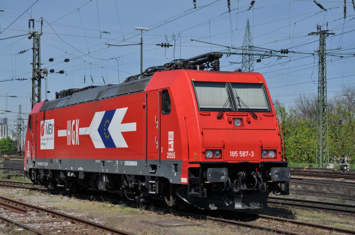 DB Lok 185 587-3 abgestellt am Badischen Bahnhof. Die Aufnahme stammt vom 10.04.2014.