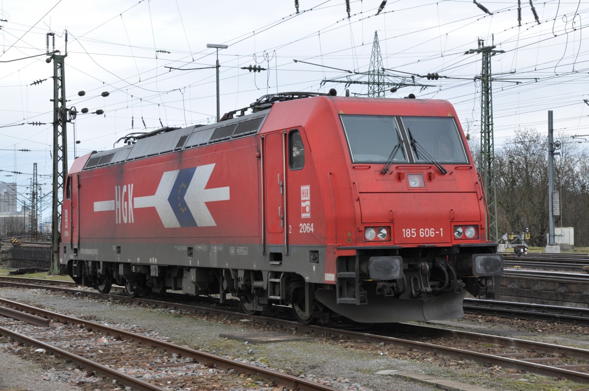 DB Lok 185 606-1 am Badischen Bahnhof in Basel. Die Aufnahme stammt vom 08.02.2014.