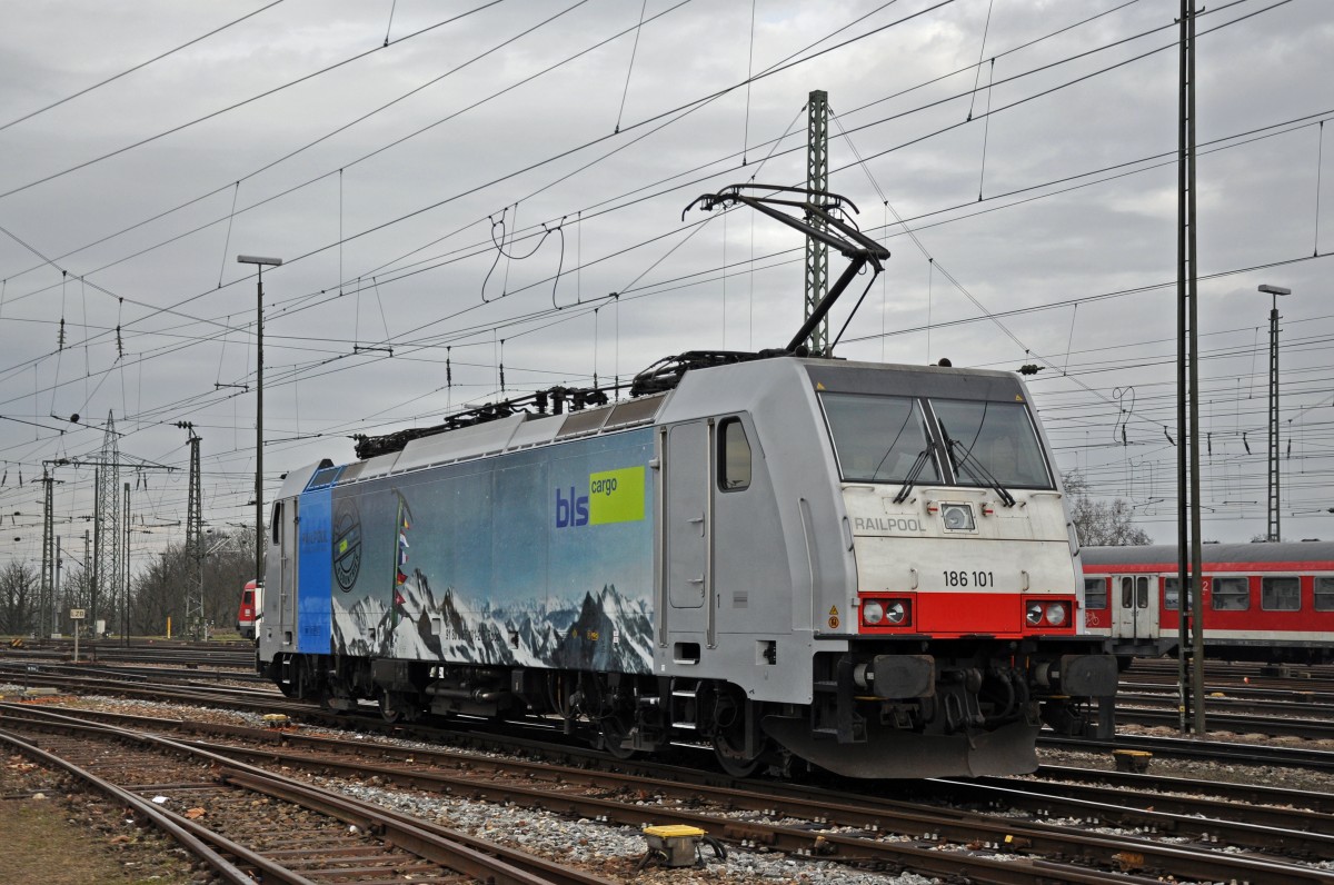 DB Lok 186 101-2 am Badischen Bahnhof in Basel. Die Aufnahme stammt vom 04.02.2014.