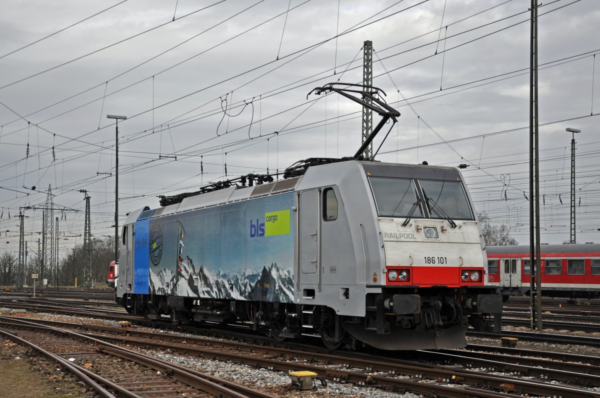 DB Lok 186 101-2 am Badischen Bahnhof in Basel. Die Aufnahme stammt vom 04.02.2014.