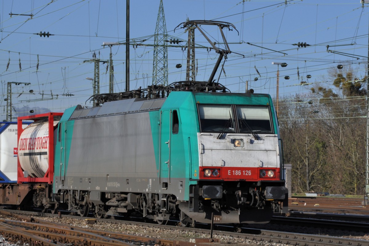 DB Lok 186 126-9 am Badischen Bahnhof in Basel. Die Aufnahme stammt vom 28.01.2014.