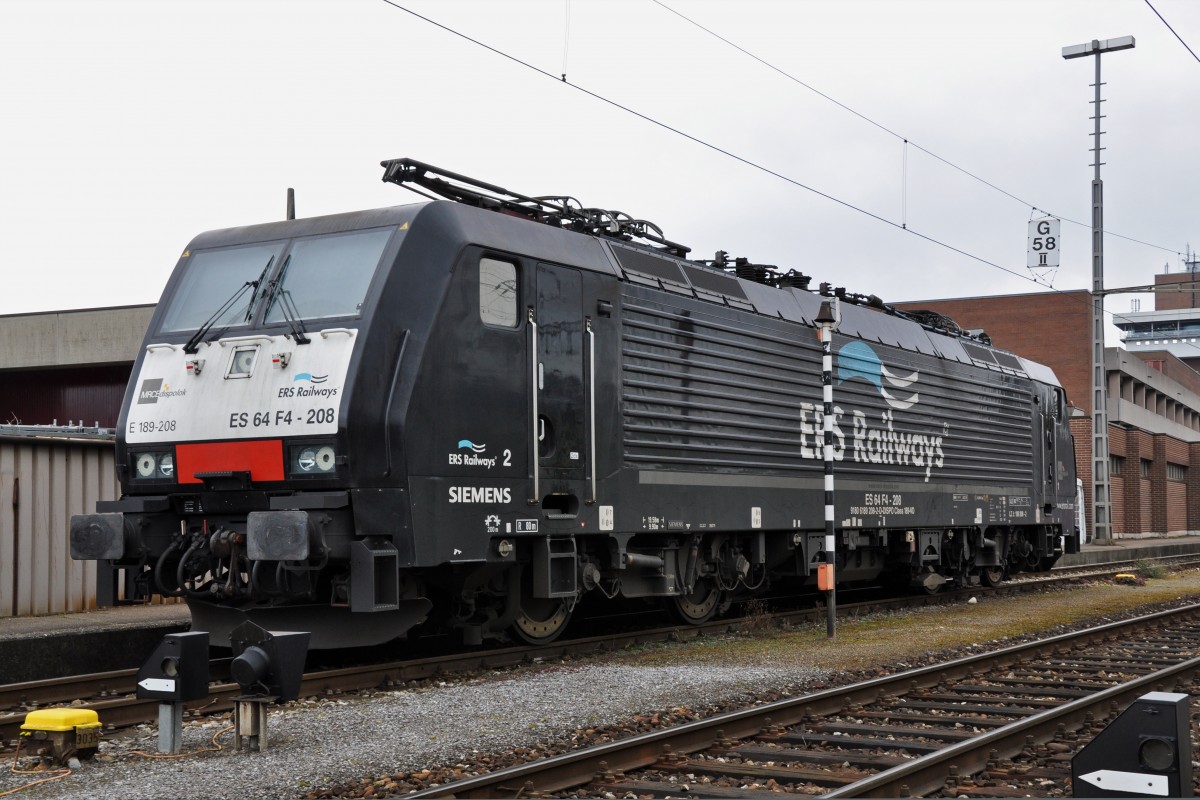 DB Lok 189 208-2 am Güterbahnhof Muttenz. Die Aufnahme stammt vom 08.02.2014.