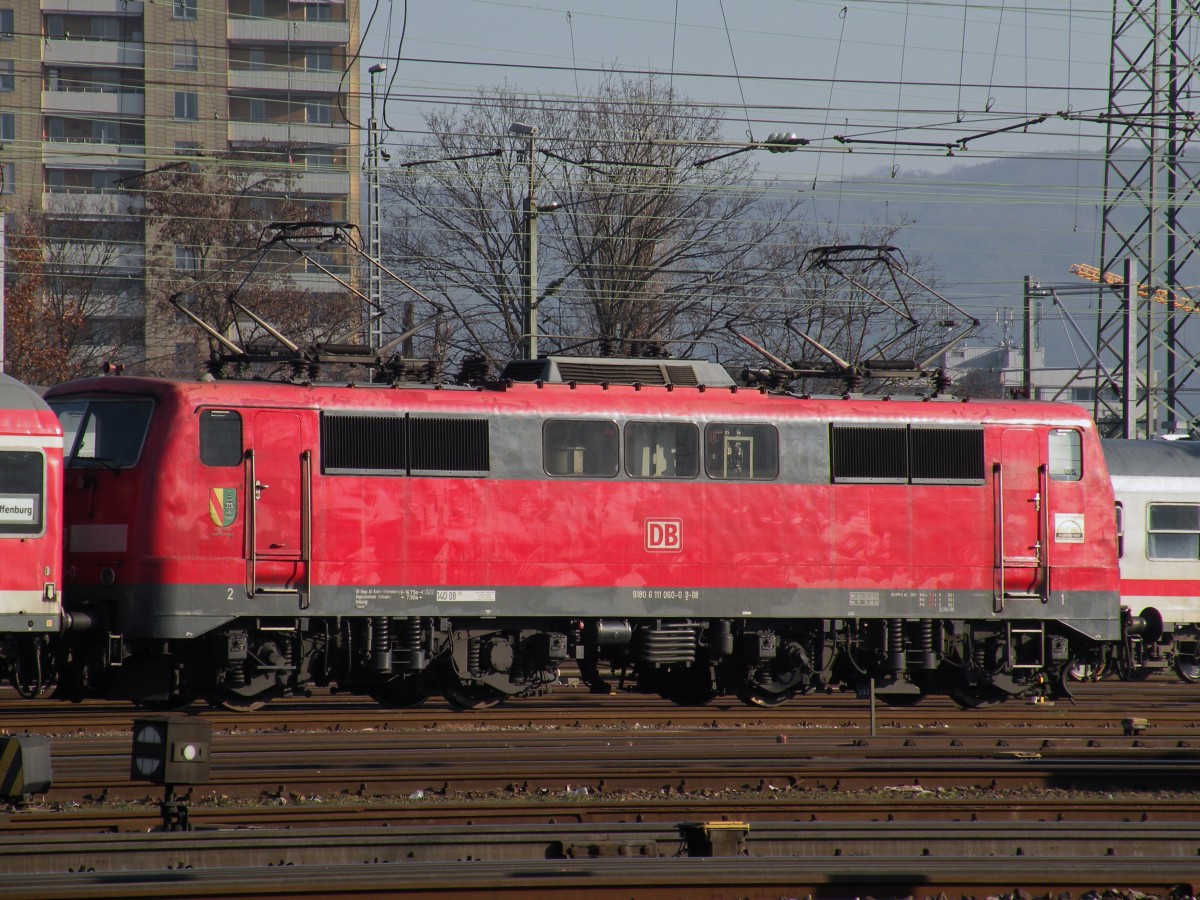 DB Lokomotive 111 060-0 am Badischen Bahnhof. Die Aufnahme stammt vom 13.12.2013.