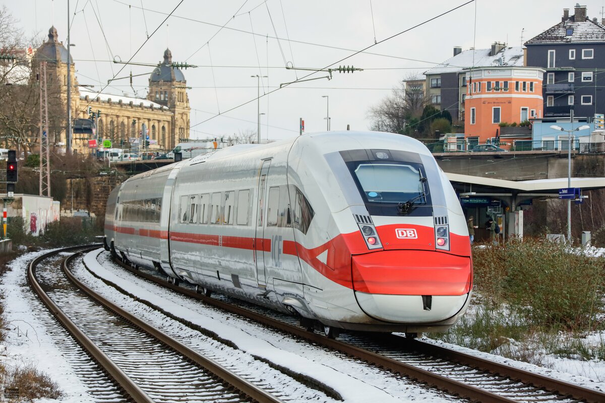 DB Masken-ICE 412 213 in Wuppertal, Januar 2023.
