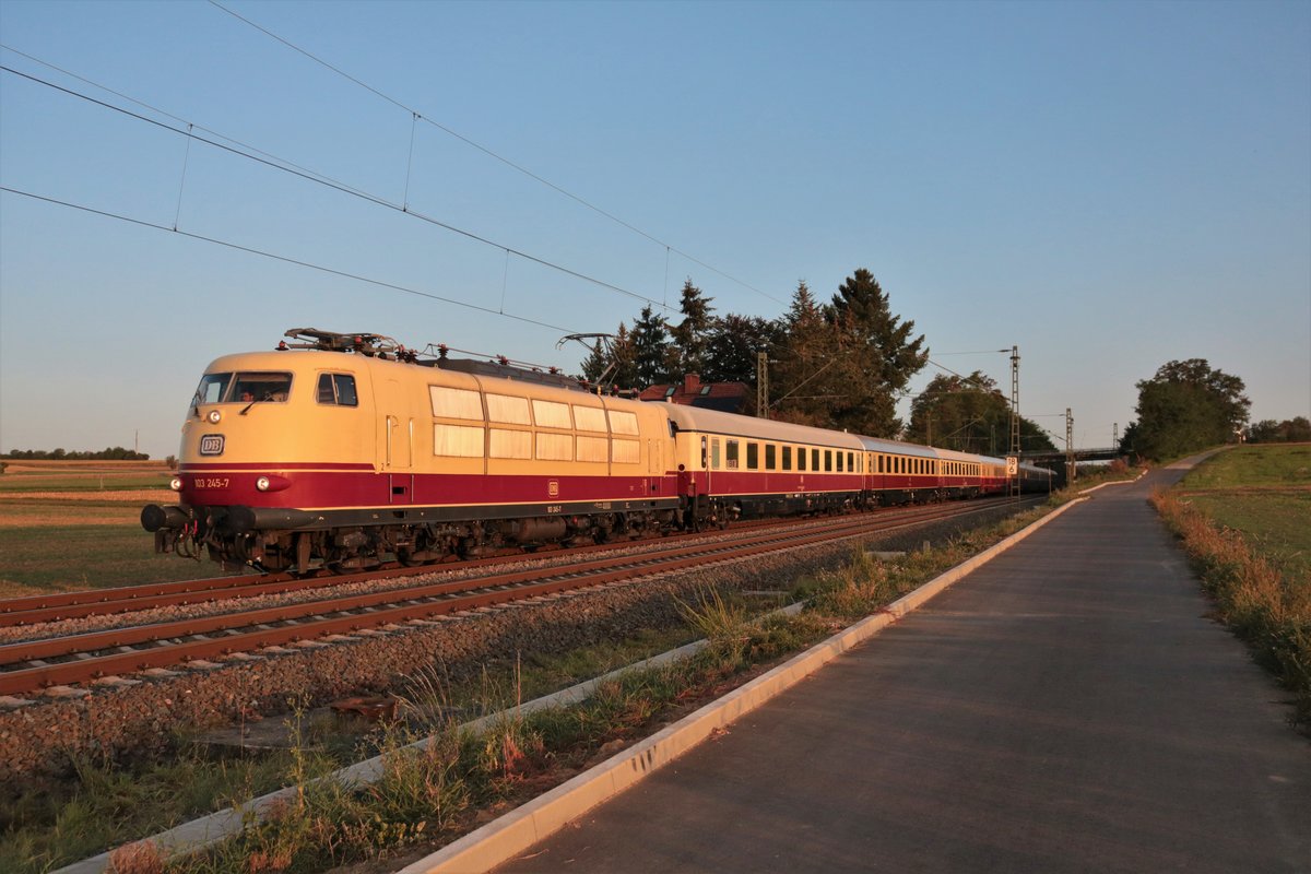 DB Museum 103 113-7 mit TEE Sonderzug am 19.09.20 bei Bruchköbel Ostheim