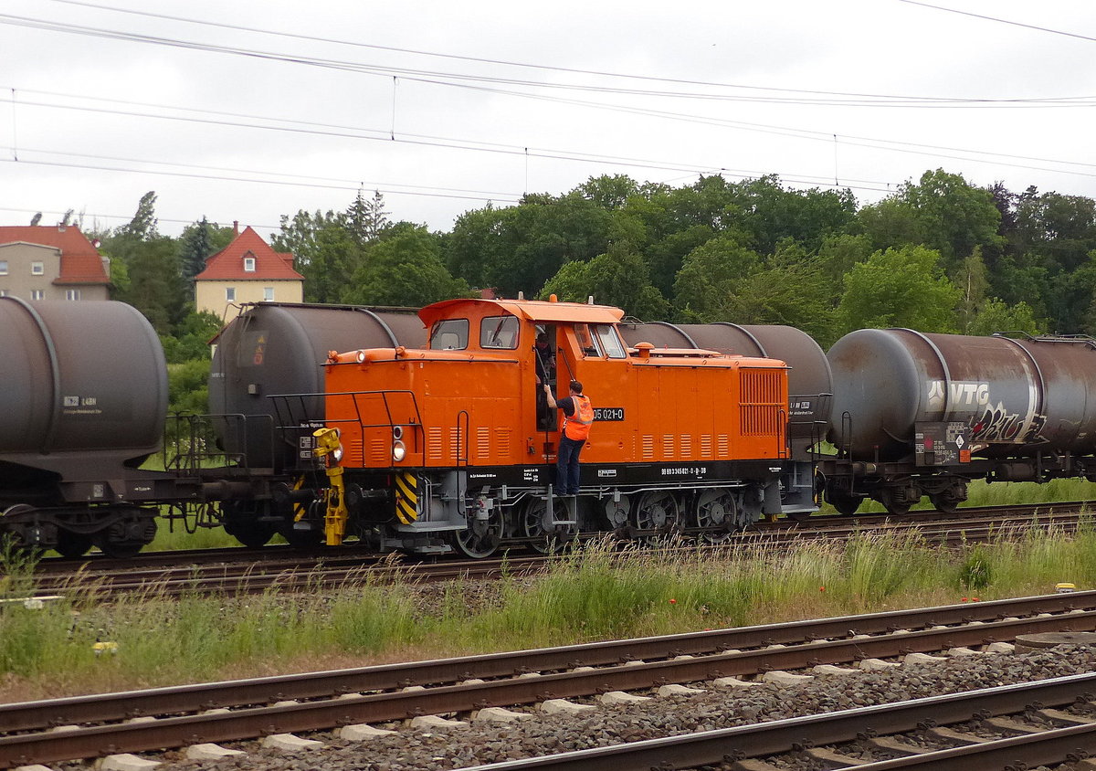DB Museum 105 021-0 (98 80 3345 021-0 D-DB) als Tfzf 91342 nach Arnstadt, am 12.06.2019 in Neudietendorf.