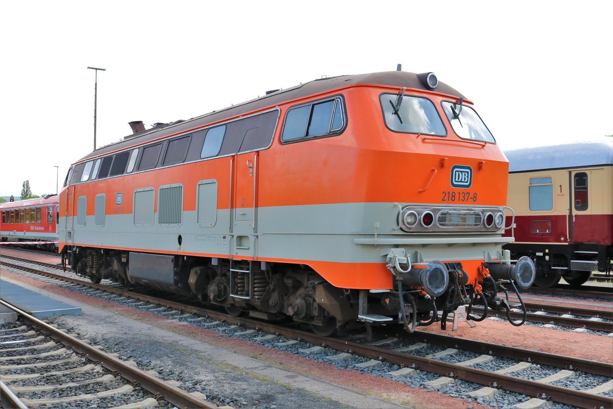 DB Museum 218 137-8 am 05.05.19 beim Bahnhofsfest in Miltenberg