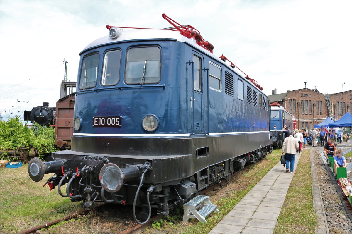 DB Museum E10 005 Vorserie am 16.06.18 beim Sommerfest in Koblenz