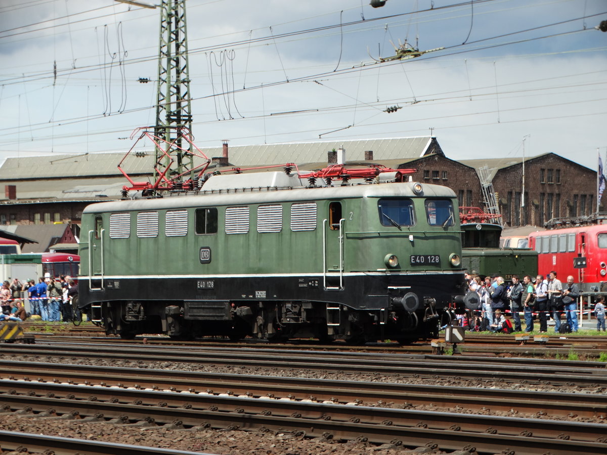 DB Museum E40 128 am 18.06.16 in Koblenz von einen Gehweg aus fotografiert