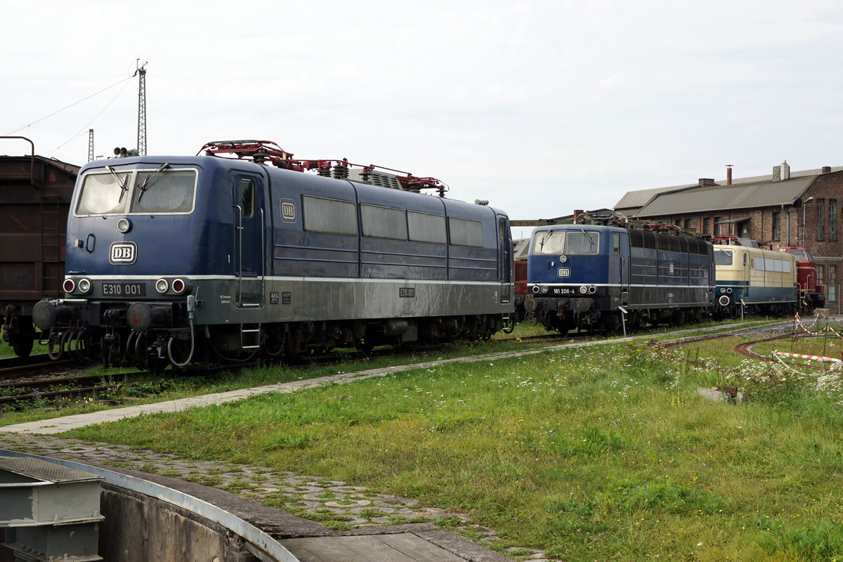 DB Museum Koblenz:
Am 23. September 2017 waren viele interessante Lokomotiven in Koblenz ausgestellt.
Foto: Walter Ruetsch