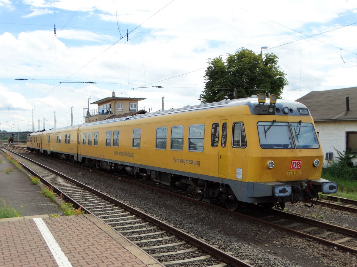 DB Netz Fahrwegmessung 719 501 am 18.08.17 in Hanau Hbf vom Bahnsteig aus fotografiert