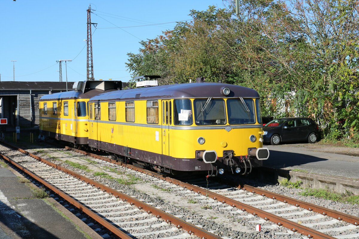 DB Netz Gleissmesszug 725 002-9 am 24.10.21 in Hanau Hbf von einen Bahnsteig aus gemacht