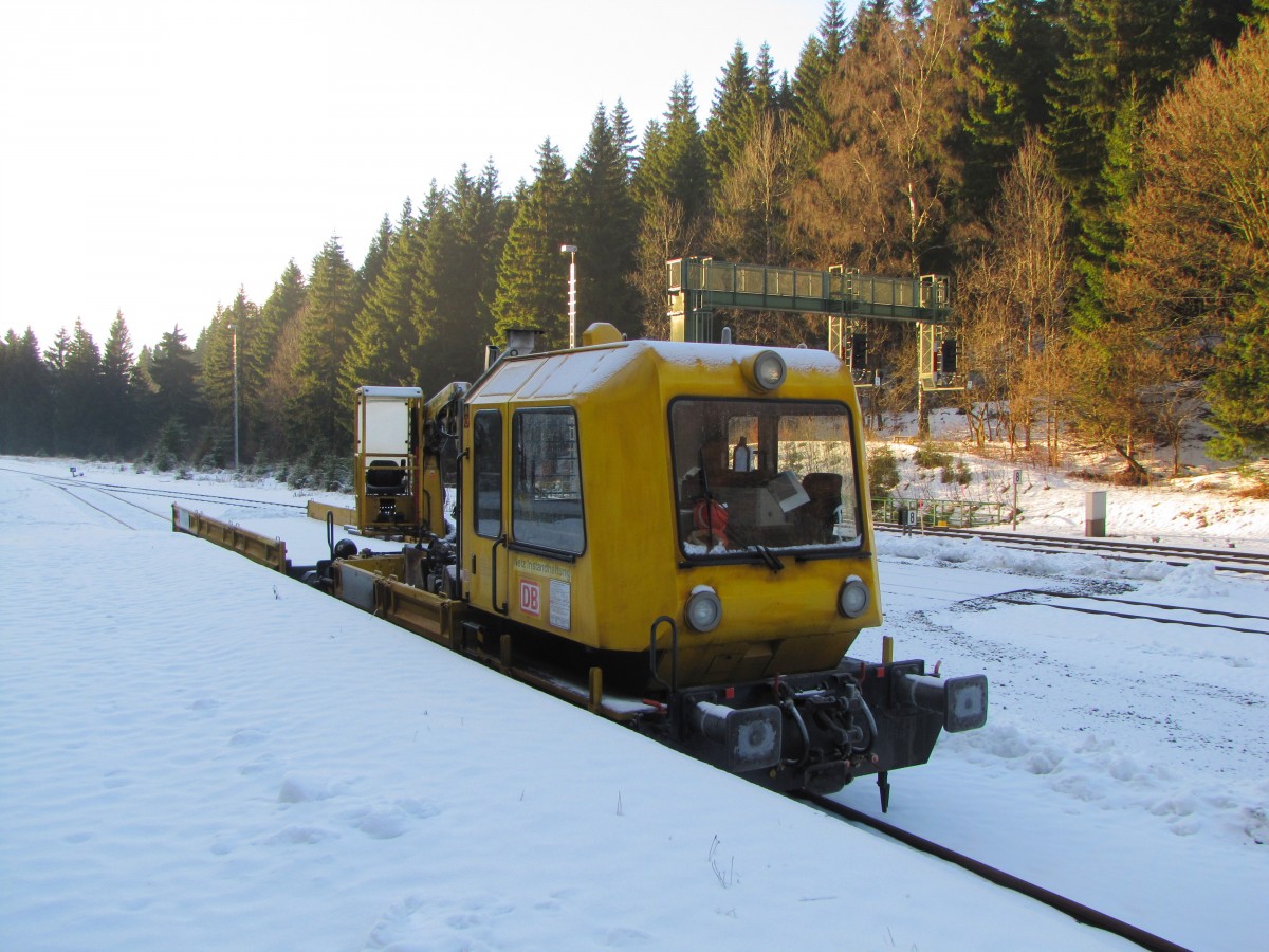 DB Netz Instandhaltung 97 17 50 007 18-1 (GAF 100 R), am 16.12.2013 abgestellt in Oberhof (Thr).