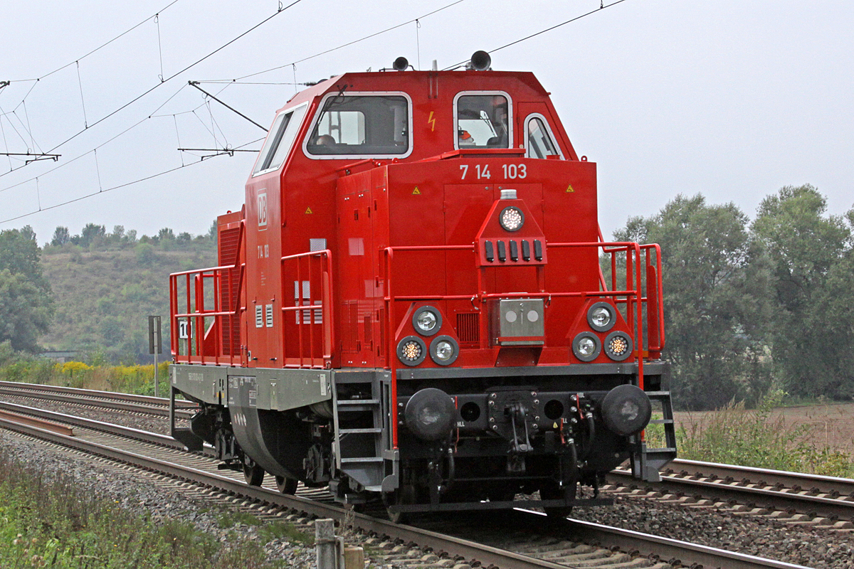 DB Netz Notfalltechnik 714 103 am 09.09.2016  13:53 nördlich von Salzderhelden am BÜ 75,1 in Richtung Kreiensen