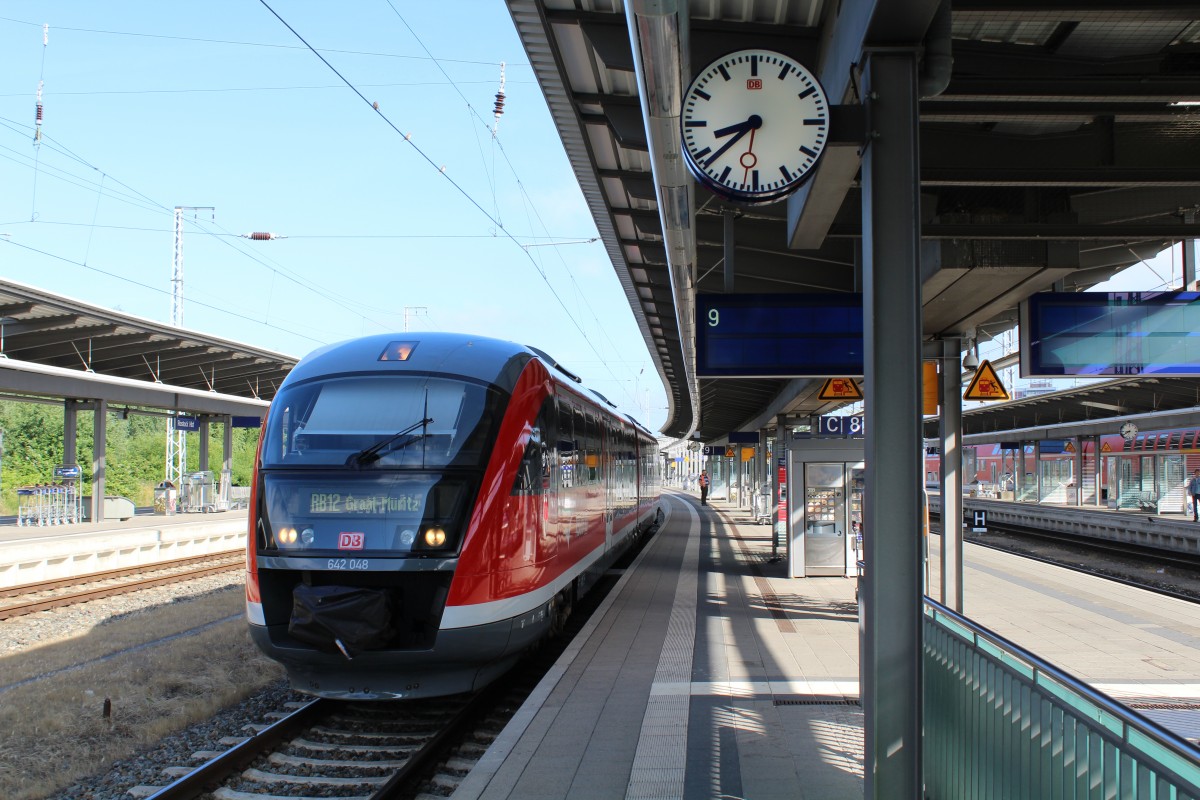 DB RE 12 (BR 642 - 642 048) Rostock Hbf am 17. Juli 2013. 