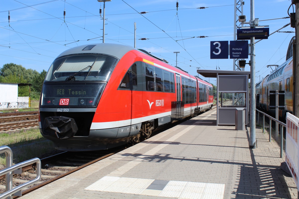 DB RE8 (BR 642 - 642 553) Wismar am 18. Juli 2013.