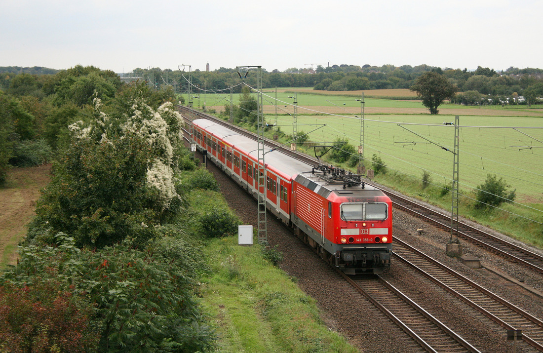 DB Regio 143 358 + 1440 317 // Langenfeld (Rheinland) // 19. September 2010