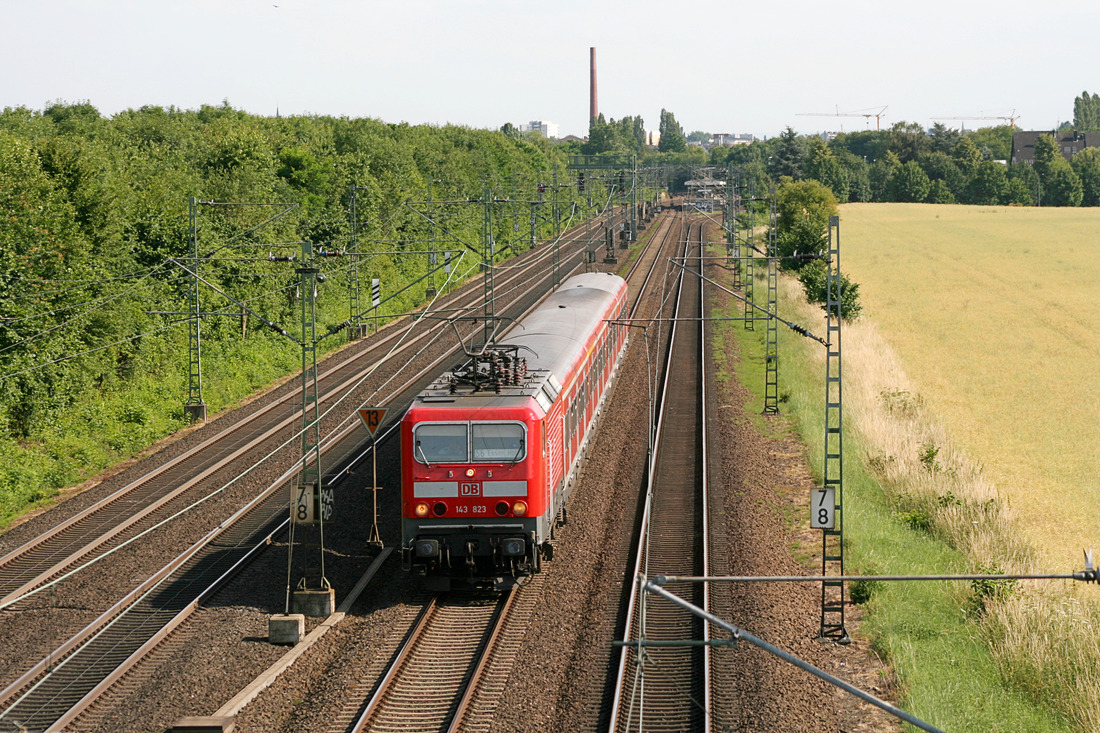 DB Regio 143 823 // Köln-Stammheim // 30. Juni 2010